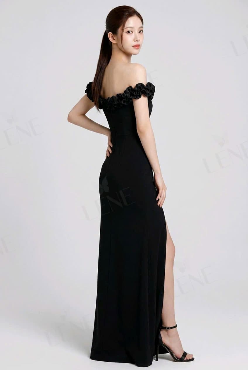Đầm dạ hội trễ vai phối bèo nhung xẻ tà quyến rũ - View 4